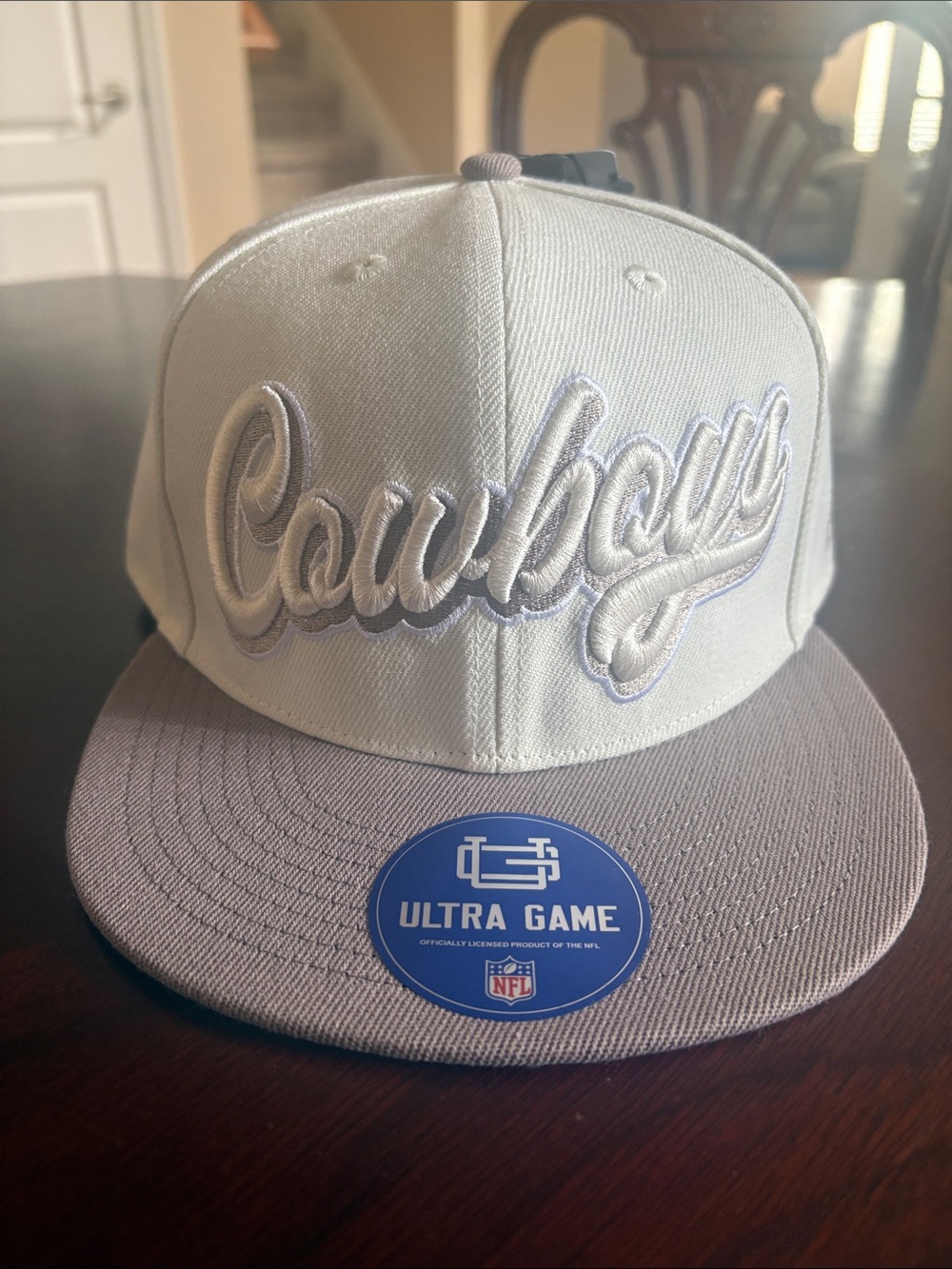 NWT Cowboys Script Snapback Hat in Cream and Taupe